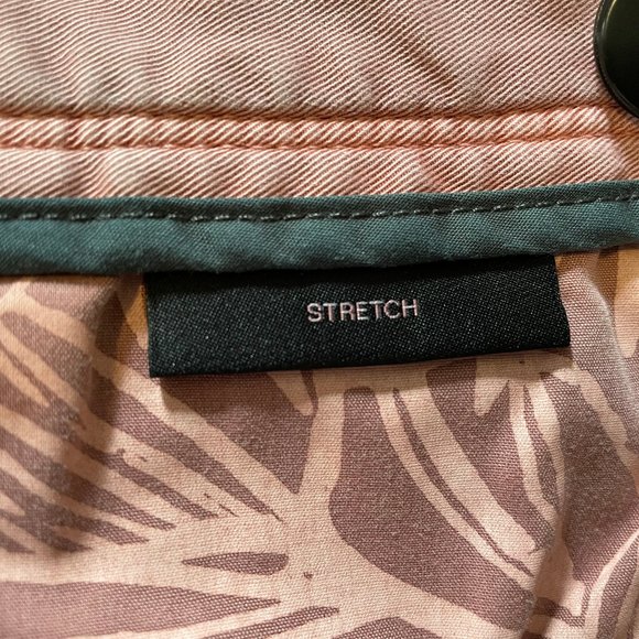 Hugo Boss Men's 'Rigan-Short' Salmon Pink Shorts, Size 34R x 2 - Picture 10 of 15